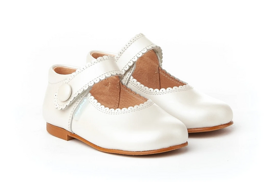 Nacar Scalloped Merceditas